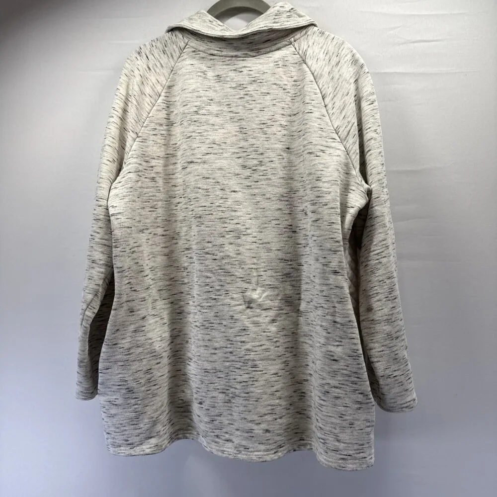Chicos Women's Sweatshirt Size Large Quilted‎ Long Sleeve Pockets Zip Neckline